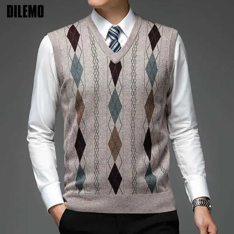 New Autum Fashion Brand Argyle Pullover Sweater V Neck Knit Vest Men Diamond Trendy 6% Wool Sleeveless Casual Men Clothing