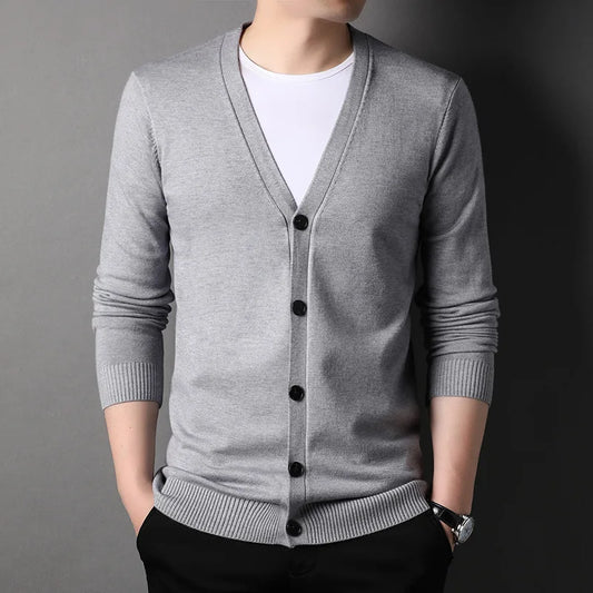 New Spring Autumn Knitted Cardigan Men Solid Color V Neck Slim Fit Sweatercoat Fashiion Casual Single Breasted Cardigan Sweaters